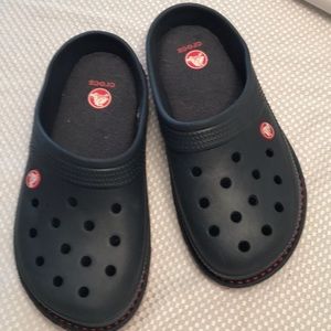 mens crocs house shoes